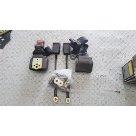 KIT CINTURE DI SICUREZZA UNIVERSALI ANTERIORI CON ARROTOLATORE CASSA 134/A