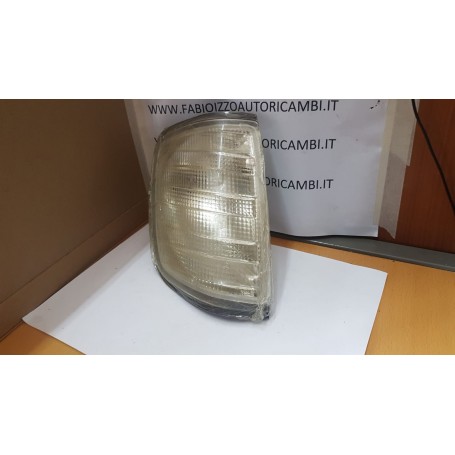 FANALE ANTERIORE DESTRO FRECCIA MERCEDES W124 BIANCO CASSA 184/A