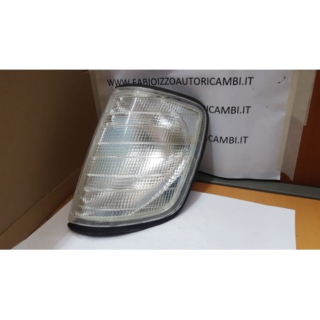 FANALE ANTERIORE DESTRO FRECCIA MERCEDES W124 BIANCO CASSA 184/A