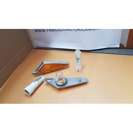 COPPIA LUCCIOLE LATERALI DESTRA E SINISTRA FIAT 125 PRIMA SERIE CASSA 187/A