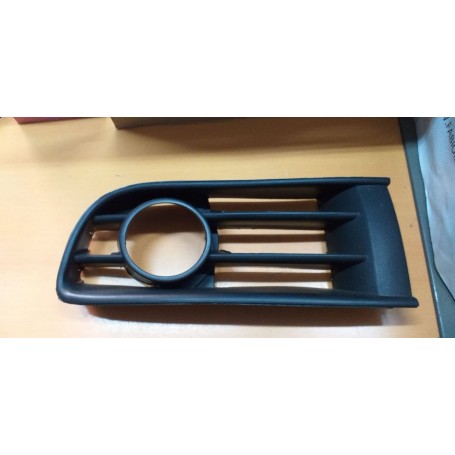GRIGLIA PARAURTI ANTERIORE DX VOLKSWAGEN POLI DAL 2001 AL 2005 CASSA 182/A