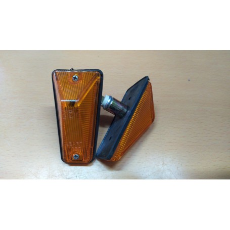 COPPIA LUCCIOLE LATERALI RENAULT 6 LEART 1857 CASSA 199/A