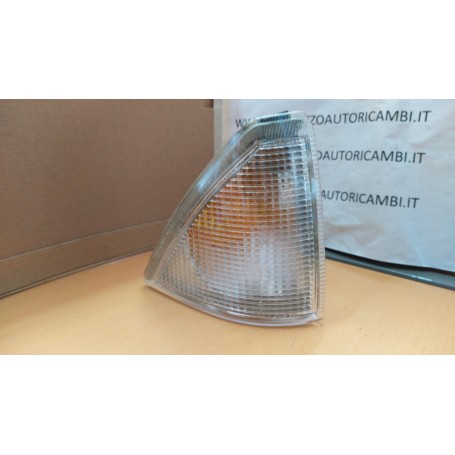 FANALE ANTERIORE DESTRO ALFA 75 ARANCIO COMPLETO DI PORTALAMPADA CASSA 105/A