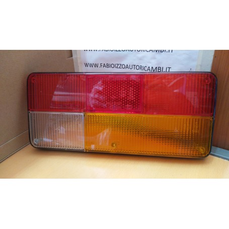 PLASTICA FANALE POSTERIORE DESTRA ALFETTA 2000 CON BORDO NERO SCAFF.FARI PIAN.33