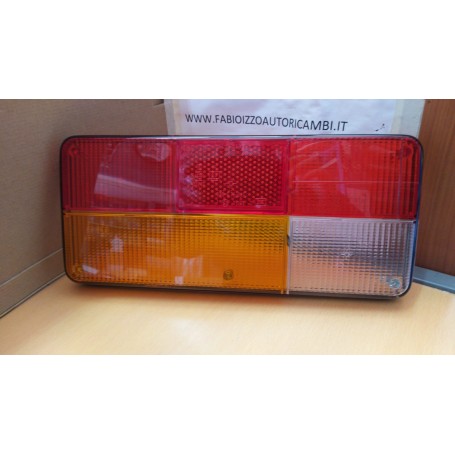PLASTICA FANALE POSTERIORE DESTRA ALFETTA 2000 CON BORDO NERO SCAFF.FARI PIAN.33