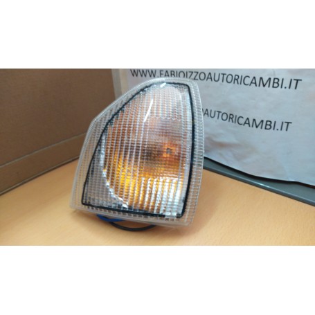 FANALE FRECCIA ANTERIORE DESTRA ALFA ROMEO 33 PRIMA SERIE BIANCA SCAFF.FARI PIAN.33