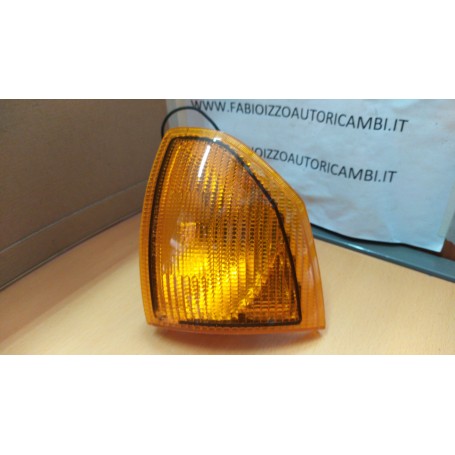 FANALE FRECCIA ANTERIORE DESTRA ALFA ROMEO 33 PRIMA SERIE BIANCA SCAFF.FARI PIAN.33