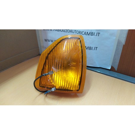 FANALE FRECCIA ANTERIORE DESTRA ALFA ROMEO 33 PRIMA SERIE BIANCA SCAFF.FARI PIAN.33