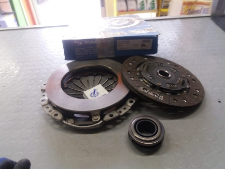 KIT FRIZIONE MERCEDES 190 W201 1.8 - 2.0 DISPONIBILE SACHS 3000111001