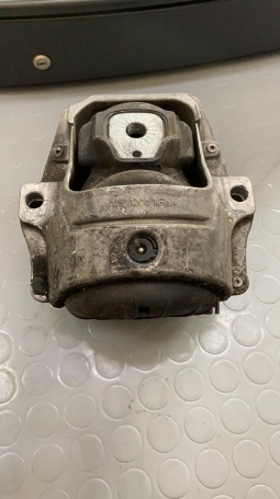 SUPPORTO MOTORE AUDI 