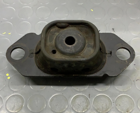 SUPPORTO MOTORE NISSAN