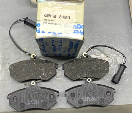 KIT PASTIGLIE FRENO ANTERIORE 