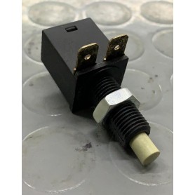 INTERRUTTORE A PRESSIONE OLIO CITROEN AX 2 -PEUGEOT 205 INTERMOTOR 51460 POS.ORIGINALE