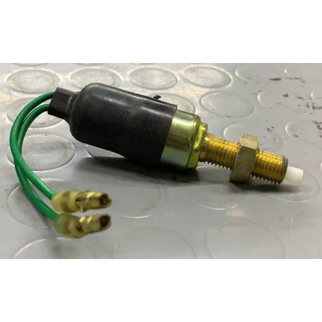 INTERRUTTORE LUCE FRENO MITSUBISHI CELESTE COLT CORDIA GALANT MIRAGE SIGMA INTERMOTOR 51380 POS.ORIGINALE