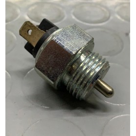 INTERRUTTORE LUCE RETROMARCIA VW GOLF-POLO-PASSAT-AUDI-PORSCHE INTERMOTOR 54910 POS.ORIGINALE