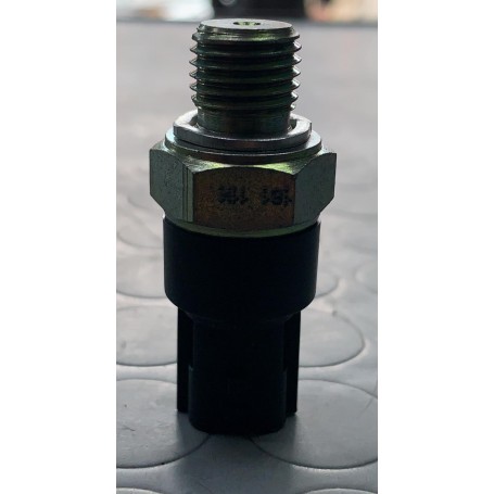 INTERRUTTORE A PRESSIONE OLIO DACIA DUSTER-LOGAN-RENAULT KANGOO-CLIO II DISP EPS 1.800.181 CASSA 267/A