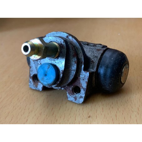 040068 - CILINDRETTO FRENO POST. FORD FIESTA CASSA 90/B