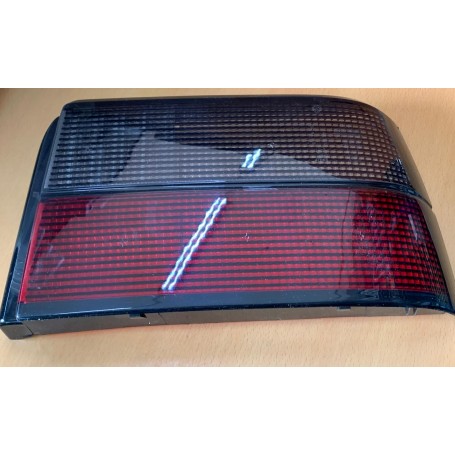 PLASTICA FANALE POSTERIORE DESTRO FUME' FIAT CROMA DAL 91 DISP. ORIGINALE FIAT 82466591 SCAFF.FARI PIAN. 32