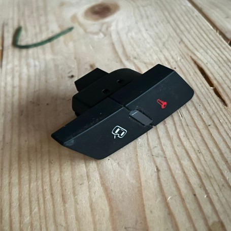 GRUPPO DI COMANDO APERTURA CHIUSURA INTERNA PORTE AUDI A6 DAL 2004 AL 2011