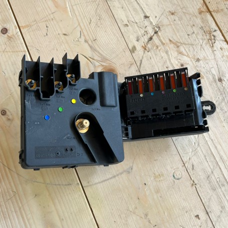 SCATOLA PORTA FUSIBILI MERCEDES CLS C219 320