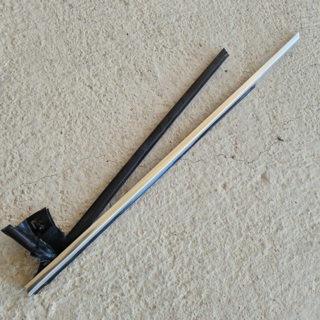 GUARNIZIONE MODANATURA VETRO PORTA ANTERIORE SINISTRA MERCEDES CLS 320