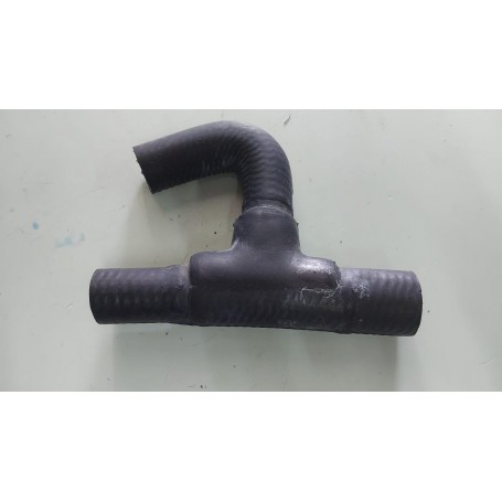 TUBO MANICOTTO RADIATORE VOLKSWAGEN GOLF - JETTA - SCIROCCO - ALTRE A TRE VIE CASSA 13/A