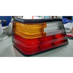 PLASTICA FANALE POSTERIORE SINISTRO MERCEDES W124 SCAFF.FARI PIAN.35