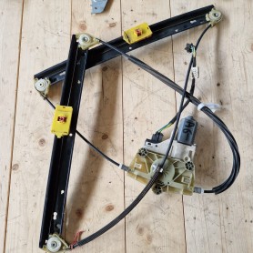ALZACRISTALLO ANTERIORE DESTRO AUDI A6 2008