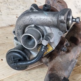 TURBOCOMPRESSORE E COLLETTORE SCARICO PEUGEOT 207 1.4 D ANNO 2008
