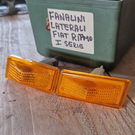 COPPIA FANALINI FRECCE LATERALI FIAT RITMO PRIMA SERIE