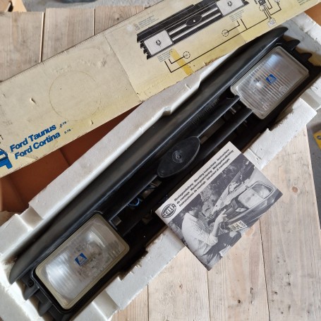 MASCHERINA GRIGLIA CON FARETTI FORD TAUNUS,CORTINA