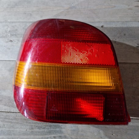(A) FANALE POSTERIORE SINISTRO FORD FIESTA III