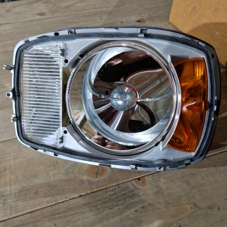 (A)Faro Mercedes W114 – W115 (Hella) asimmetrico NUOVO
