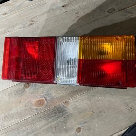 (A)FANALE POSTERIORE DESTRO FIAT 131