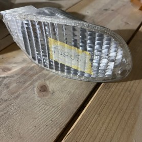 (A)FRECCIA FANALINO ANTERIORE DESTRO BIANCO FOCUS DAL 1998 AL 2007