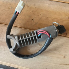 (A) VENDO BLOCCHETTO ACCENSIONE - BLOCCASTERZO PER NUOVA INNOCENTI MINI , COMPLETO DI CHIAVE, NUOVO, COME DA FOTO