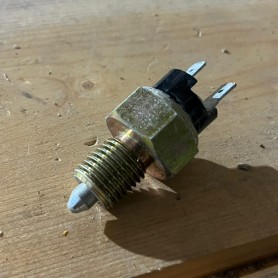 (A) INTERRUTTORE LUCE DI RETROMARCIA ALFA ROMEO 145 - 33 - SPIDER ORIGINALE