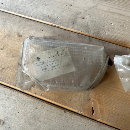 (A) VETRO TRASPARENTE RETROMARCIA FARO FANALINE POSTERIORE SX LANCIA BETA COUPE