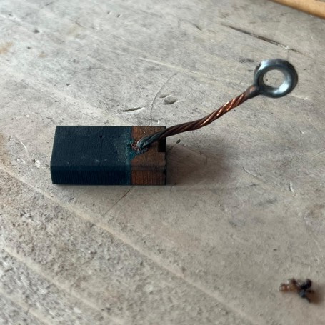 (A) SPAZZOLA PER DINAMO E MOTORINI GILERA 125 SECONDA SERIE , 150 SPORT - TURISMO