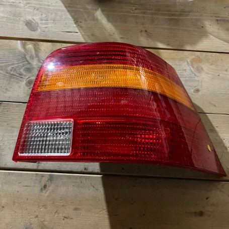 FARO POSTERIORE DESTRO VOLKSWAGEN GOLF IV NUOVO