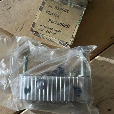 (A) PIASTRA PORTADIODI PONTE RADDRIZZATORE INTERCAMBIABILE