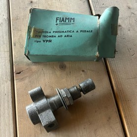(A) VALVOLA PNEUMATICA A PEDALE PER TROMBA AD ARIA TIPO VPN FIAMM