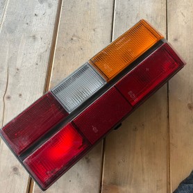 (A) FANALE POSTERIORE DESTRO VOLKSWAGEN GOLF MK1 DAL 1981 AL 1982