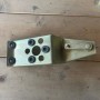 (A) PIASTRA SUPPORTO MOTORINO TERGICRISTALLO NUOVO COMPATIBILE CON FIAT 850 T 1°S