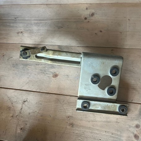 (A) PIASTRA SUPPORTO MOTORINO TERGICRISTALLO NUOVO Fiat 850 Spider e Coupé -124 Spider