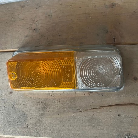 (A) PLASTICA FANALE ANTERIORE SINISTRO ALFA ROMEO GIULIA 1750 SUPER