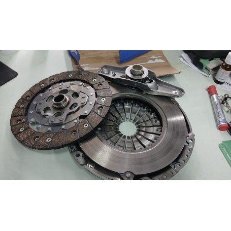 KIT FRIZIONE SACHS 3000950099 PER AUDI - SEAT - SKODA - VOLKSWAGEN SCAFF.322