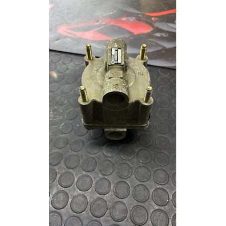 VALVOLA DI PREIMMISSIONE PER IVECO E MERCEDES KNORR-BREMSE. CODICE ORIG AC586AAX PER SISTEMI FRENANTI INDUSTRIALI . CASSA 94/A