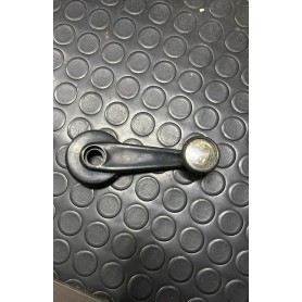 RANGE ROVER CLASSIC – FINESTRINO ANTERIORE CON MANOVELLA,ALZAFINESTRINO,MANOPOLAALZAVETRO| DA 1989 | COD. RTC3939PA CASSA 91/A