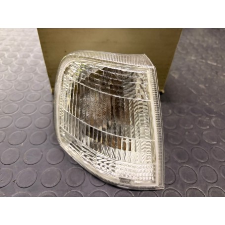 FANALE ANTERIORE DESTRO PEUGEOT 405 CASSA 17